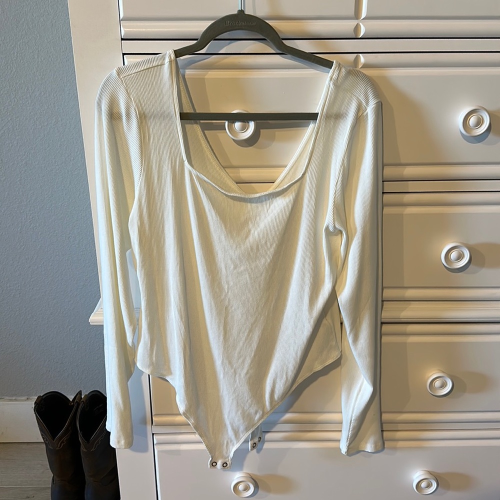 White square neck bodysuit